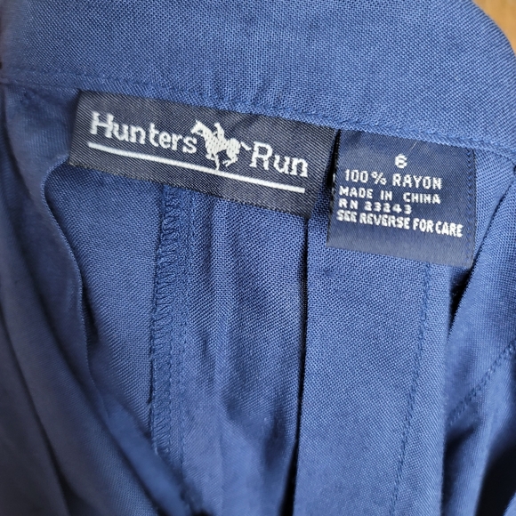 hunters run navy long skirt size 6. Fancy buttons. - Picture 7 of 7